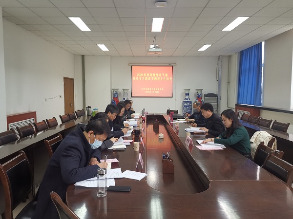 ef6bd0b923094923b0919495db7187ae.jpg 会场.jpg