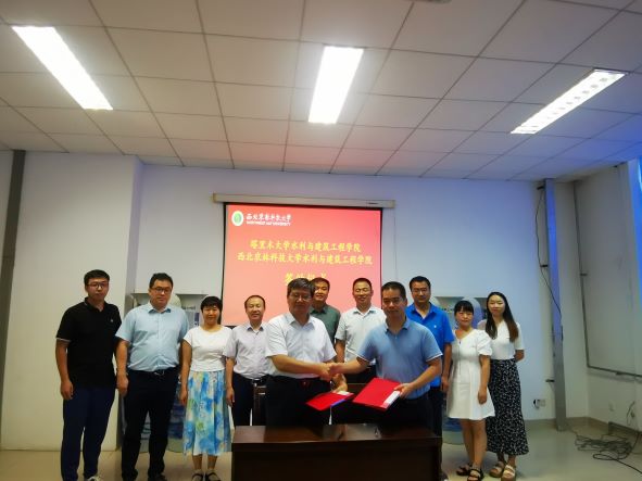 cfa68875aef74c659f2b114ca9d08e94.jpg 签约仪式.jpg